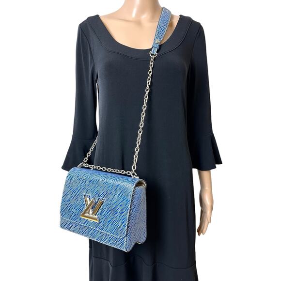 Louis Vuitton Epi Leather Twist Chain Shoulder Bag - Picture 2 of 11